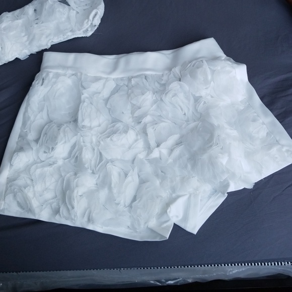 Two piece set - Picture 2 of 5